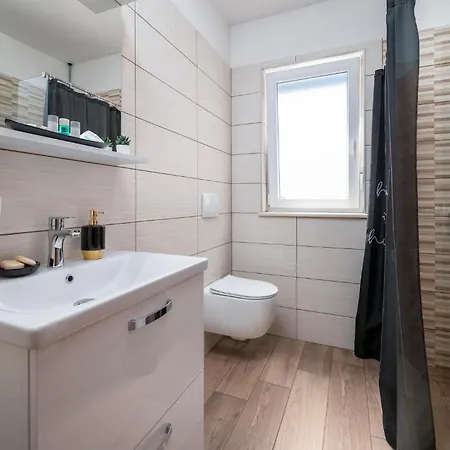 1 Bedroom In * Pola