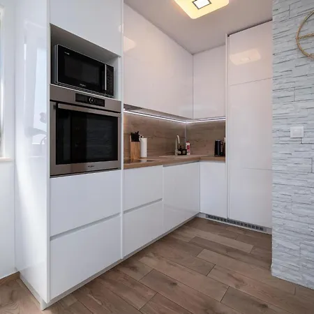1 Bedroom In * Pola