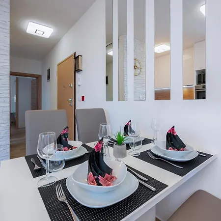 Appartamento 1 Bedroom In Pola